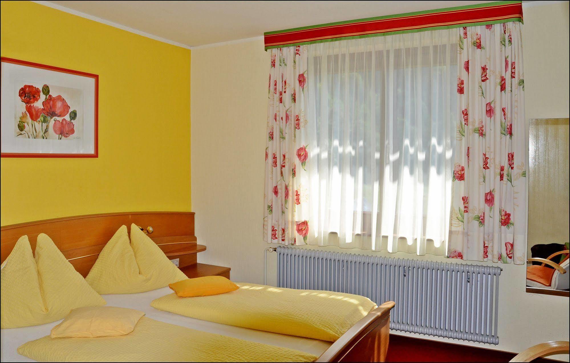 Enzianbrenner Hotel Jenig Exterior photo